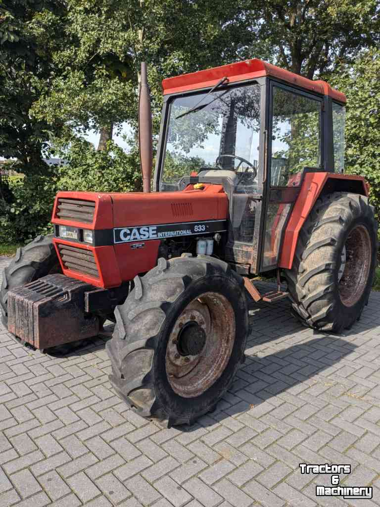 Tractor Case-IH 833