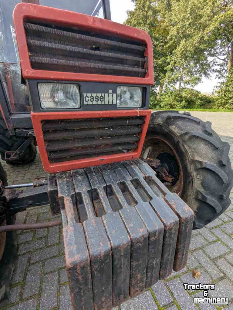 Tractor Case-IH 833