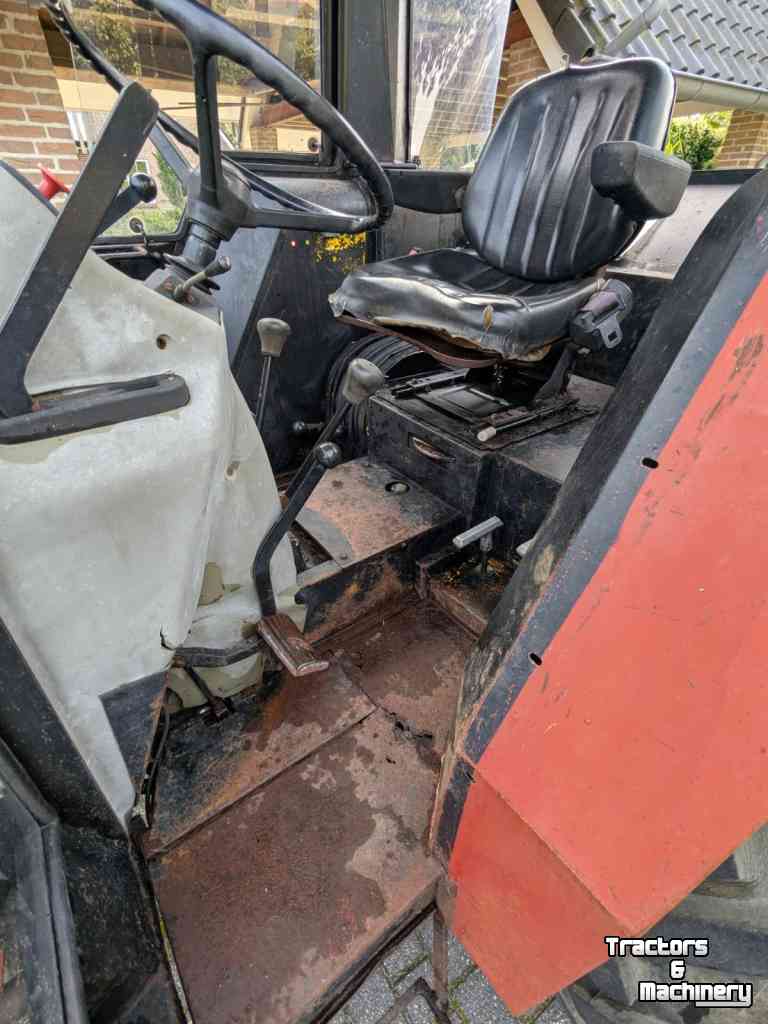 Tractor Case-IH 833