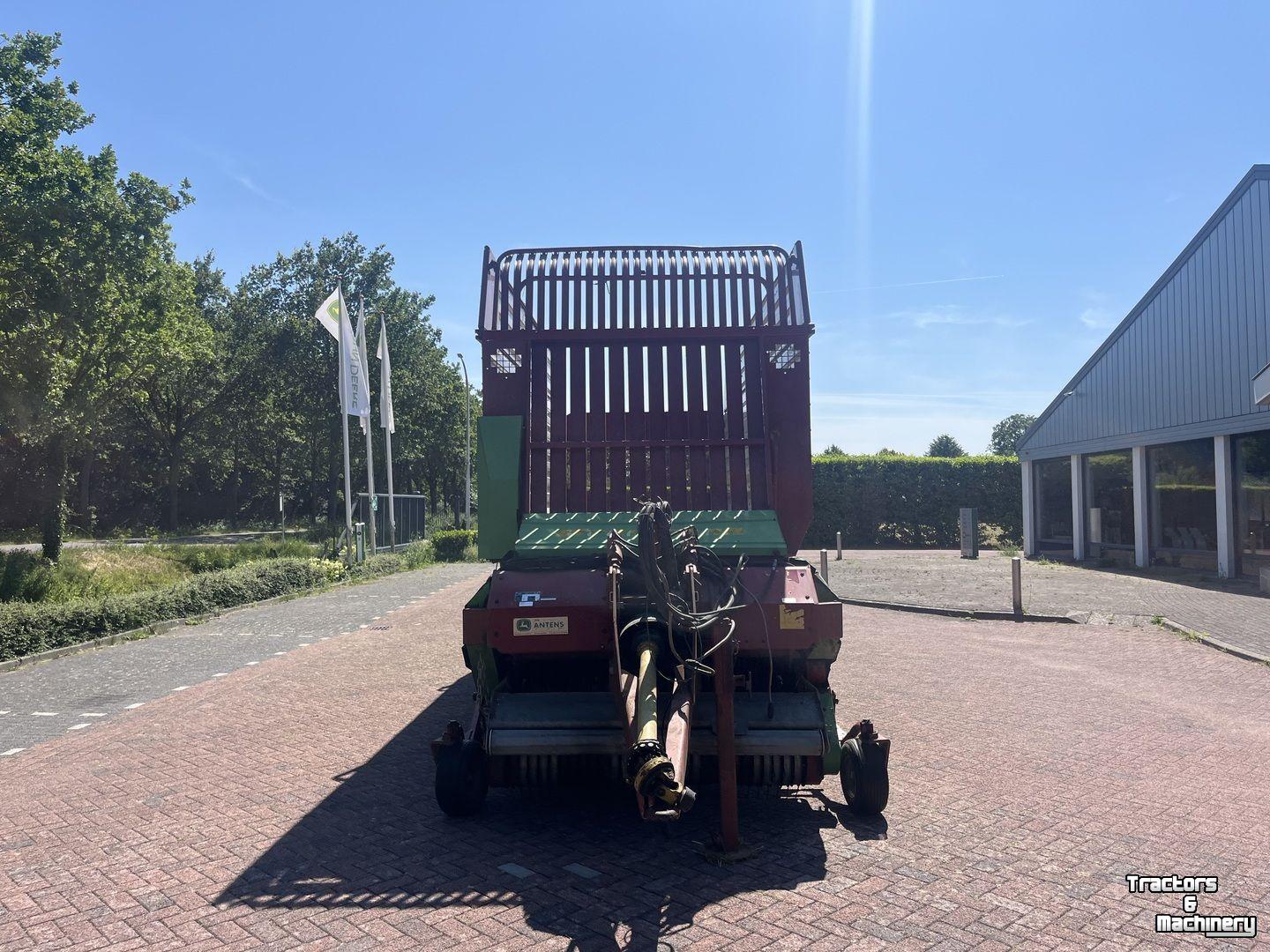 Self-loading wagon Strautmann Super Vitesse