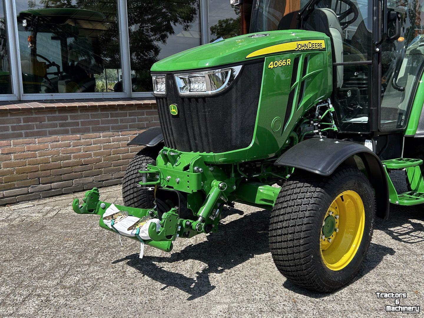 Small-track Tractor John Deere 4066R