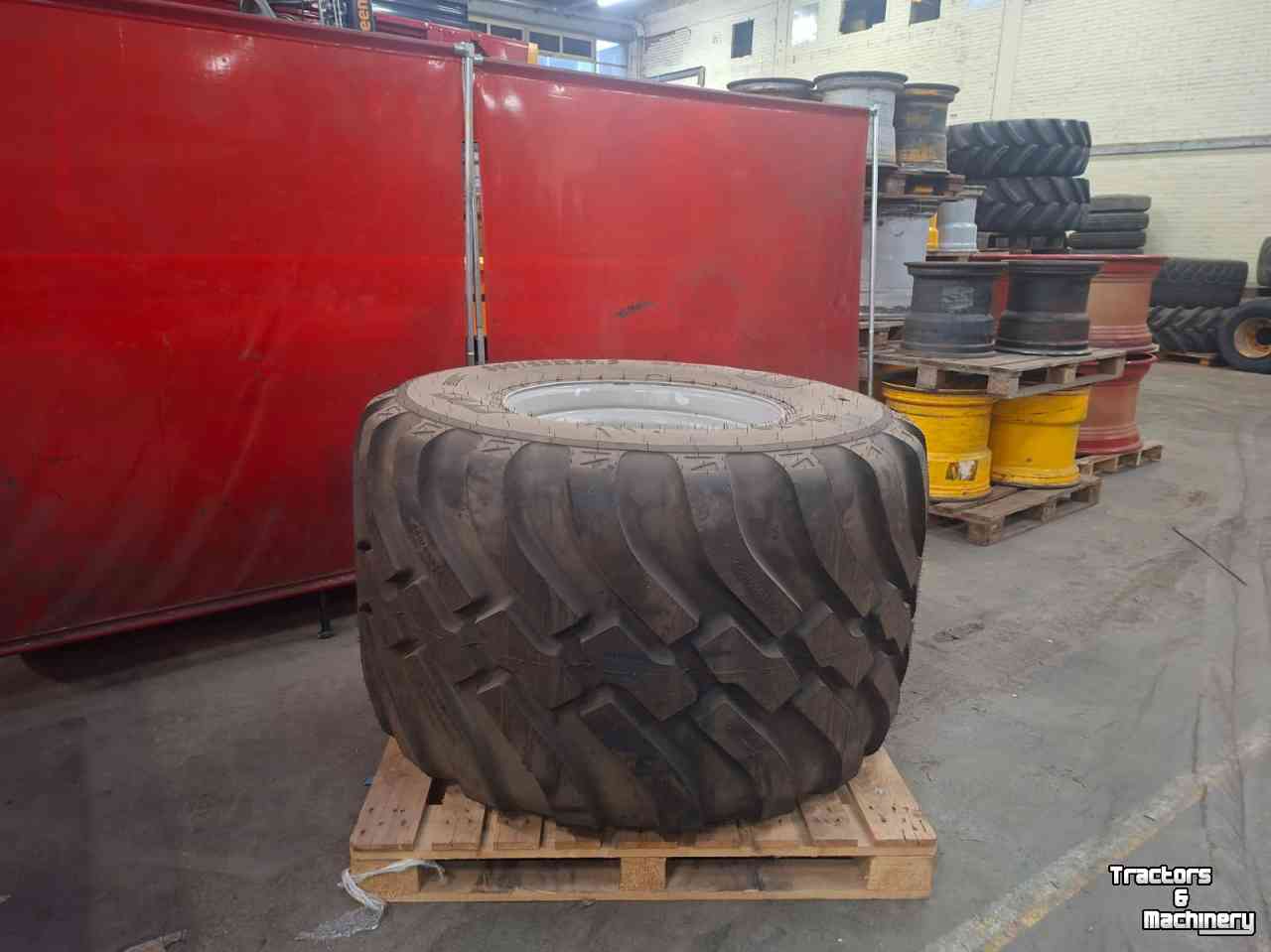 Wheels, Tyres, Rims & Dual spacers BKT 800/45R26.5 FL630 Ultra