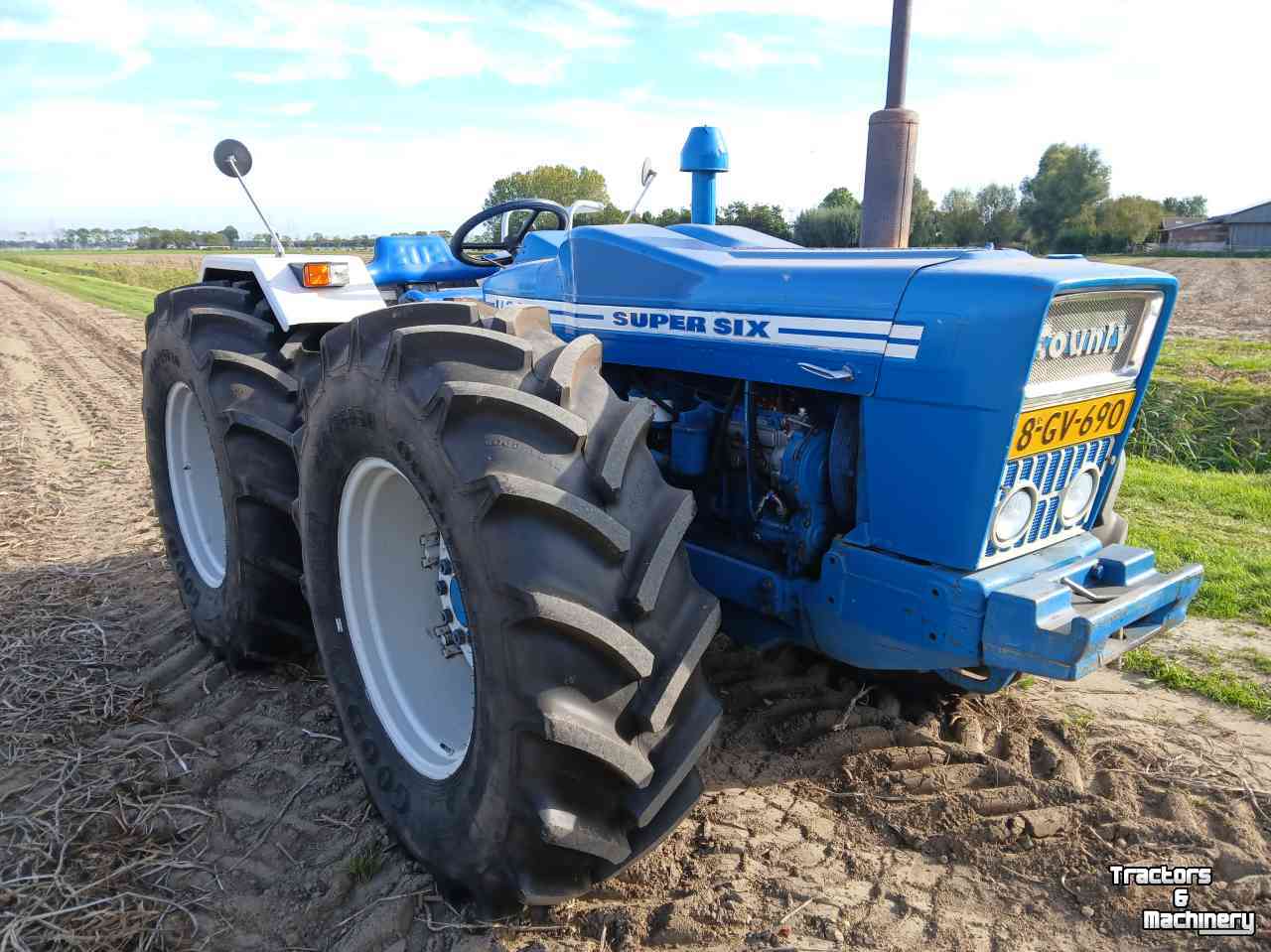 Tractor  1124