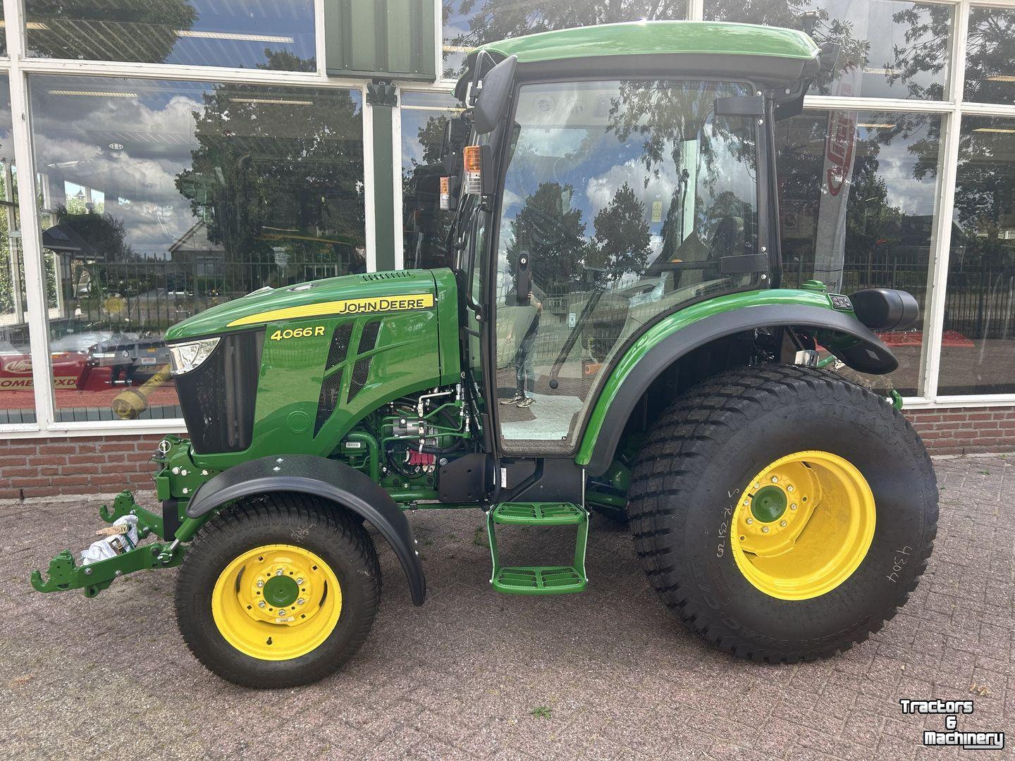 Small-track Tractor John Deere 4066R