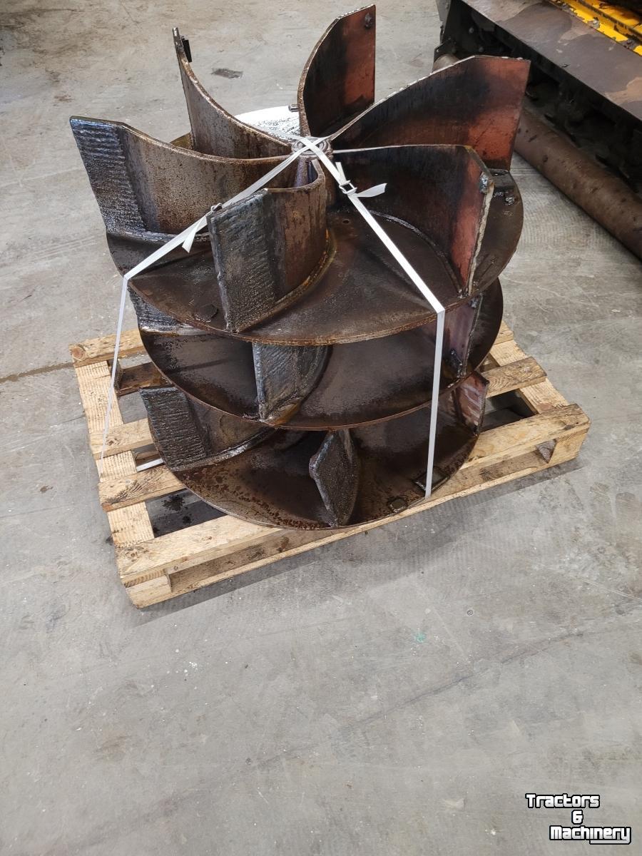 Diverse used spare-parts  Schoep zuiger groot