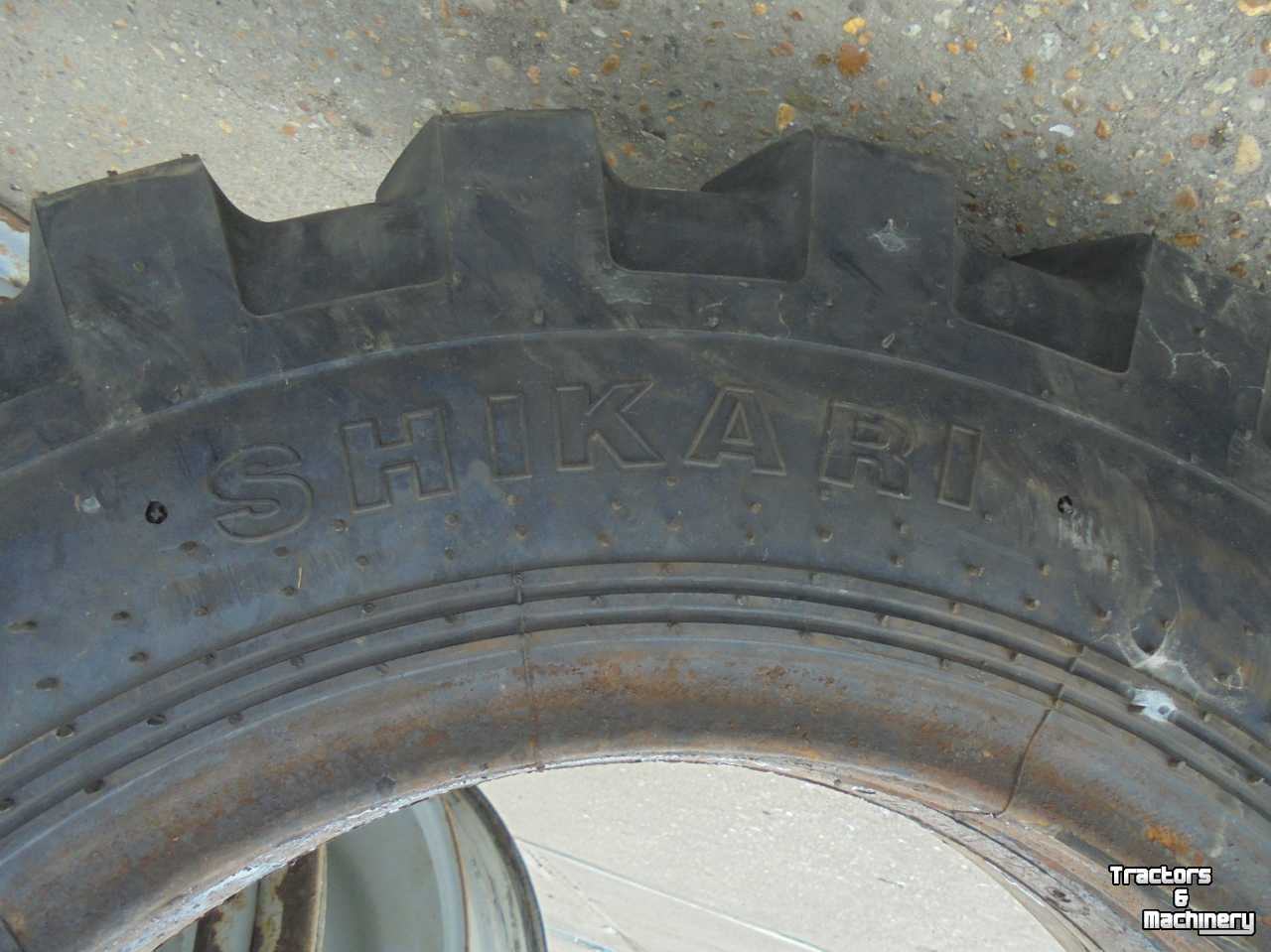 Wheels, Tyres, Rims & Dual spacers  7.50-20 Boka Terra/Shikari 14 ply SKL800 Bagger kraanband grondverzetband