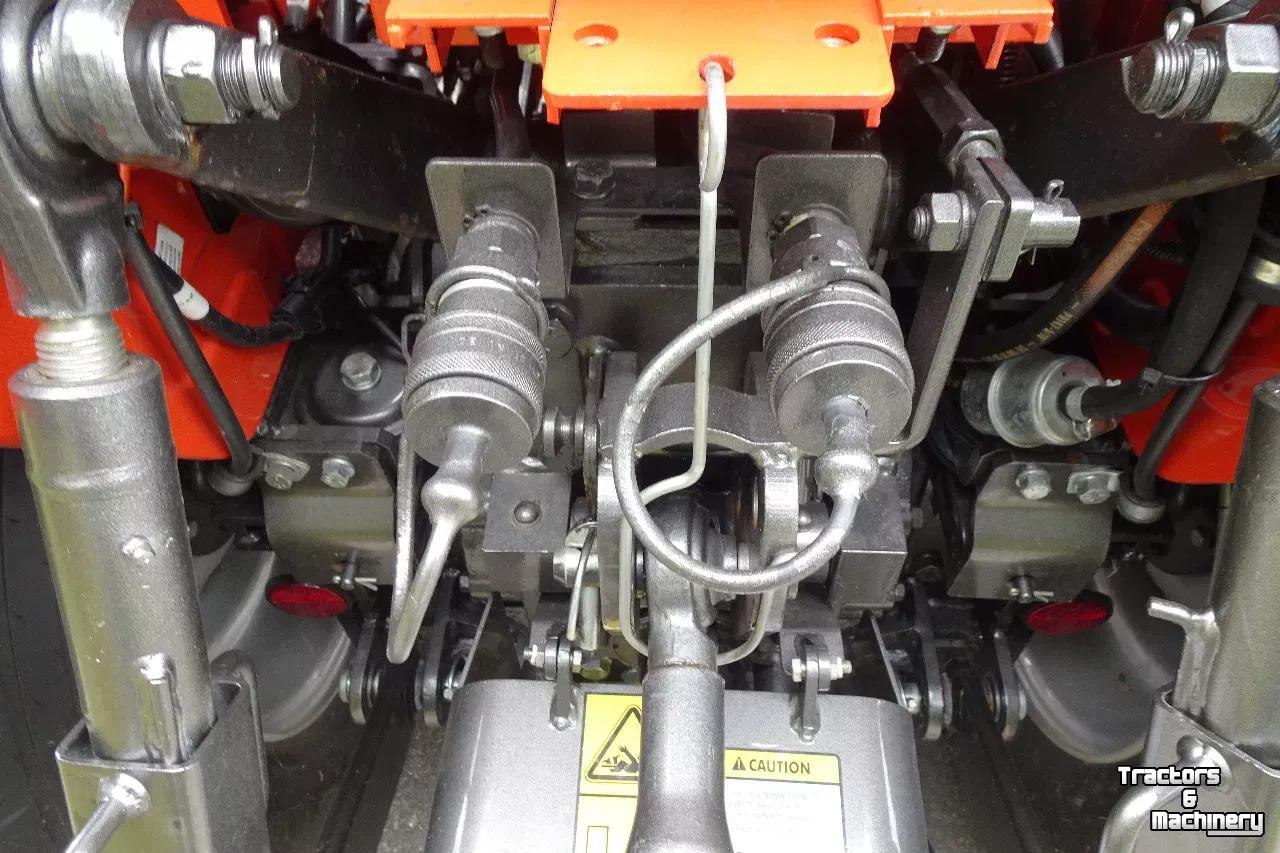 Tractor TAFE Compact trekker 6028M