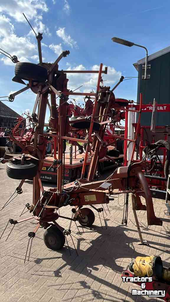 Tedder Kuhn GF 8501 MH Schudder Weidebouwmachines
