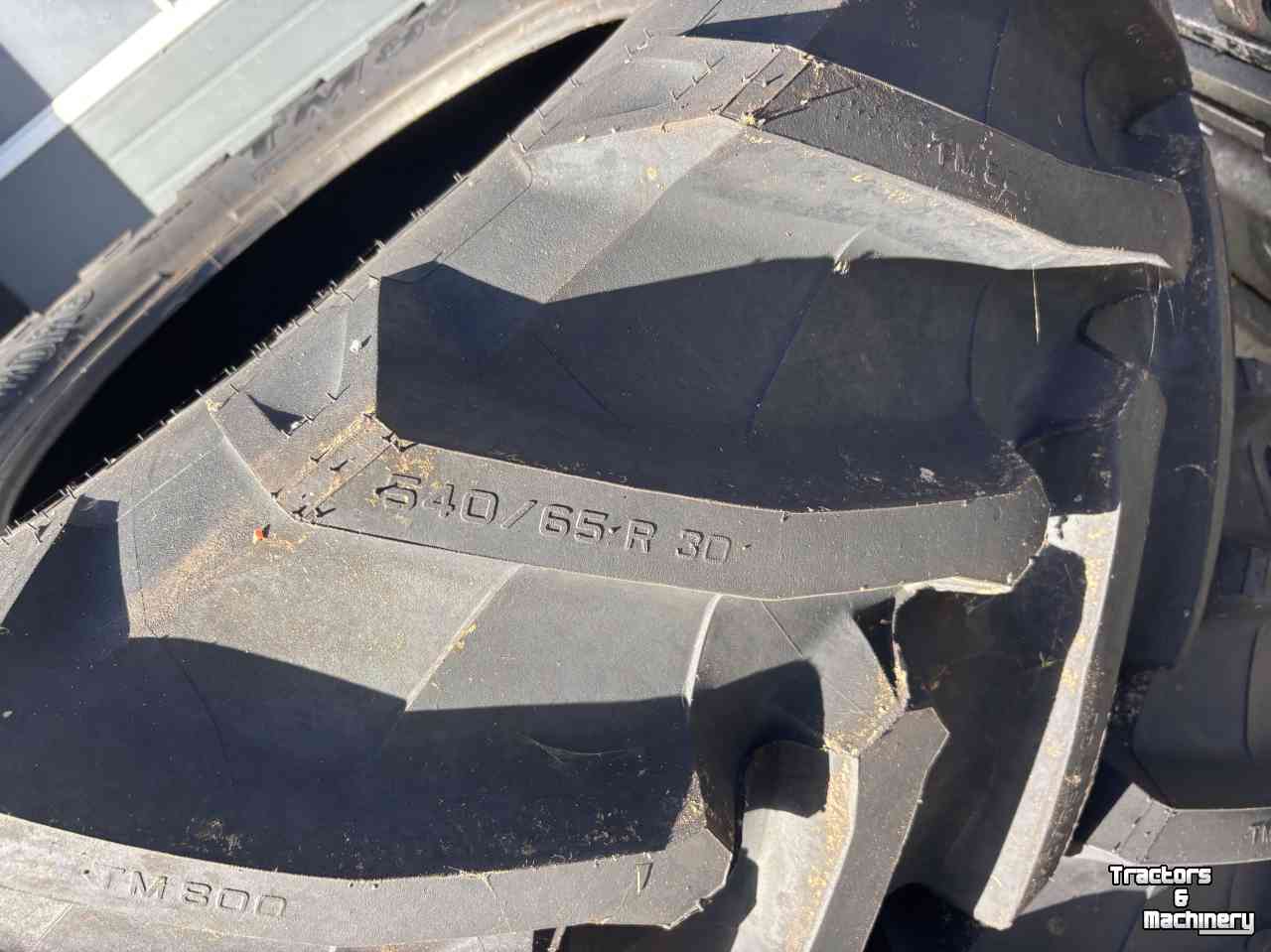 Wheels, Tyres, Rims & Dual spacers Trelleborg 540/65R30 TM800 Nieuw