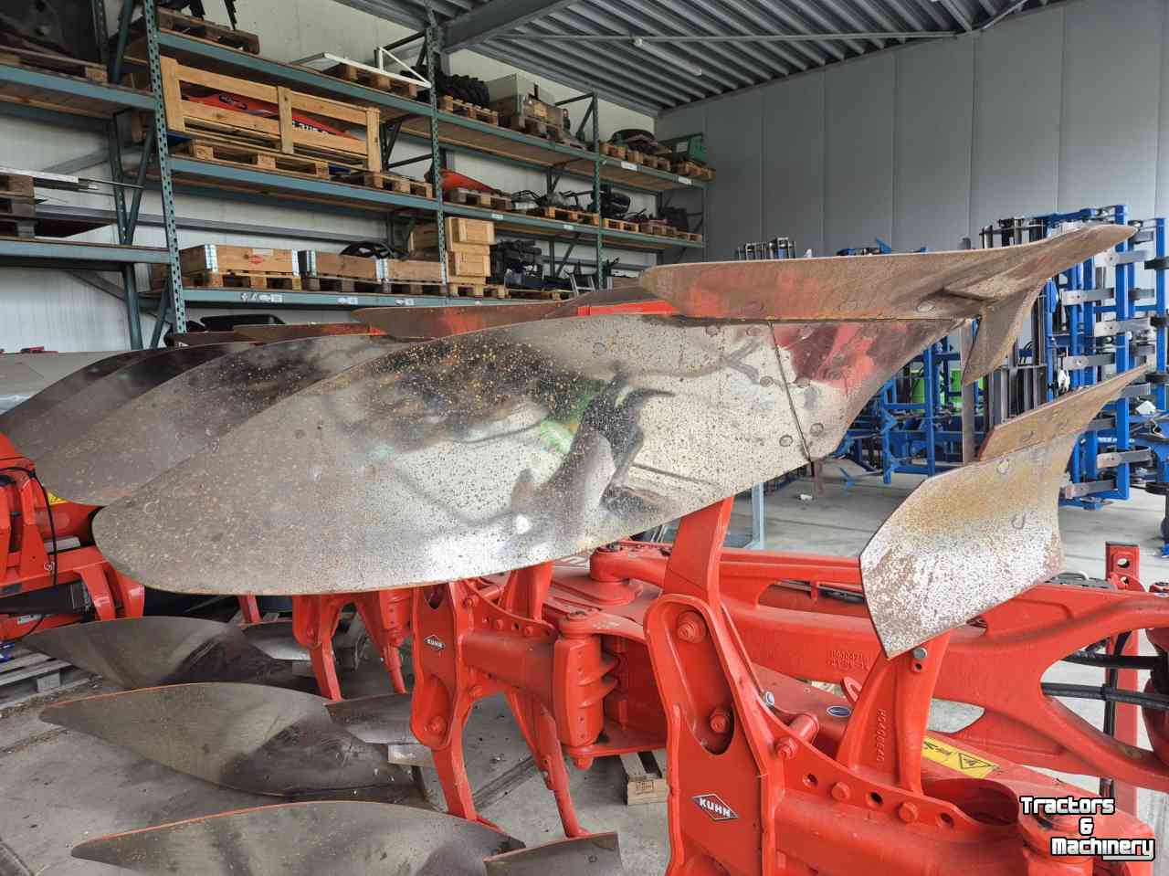 Ploughs Kuhn Vari-Master L 4E On-Land ploeg