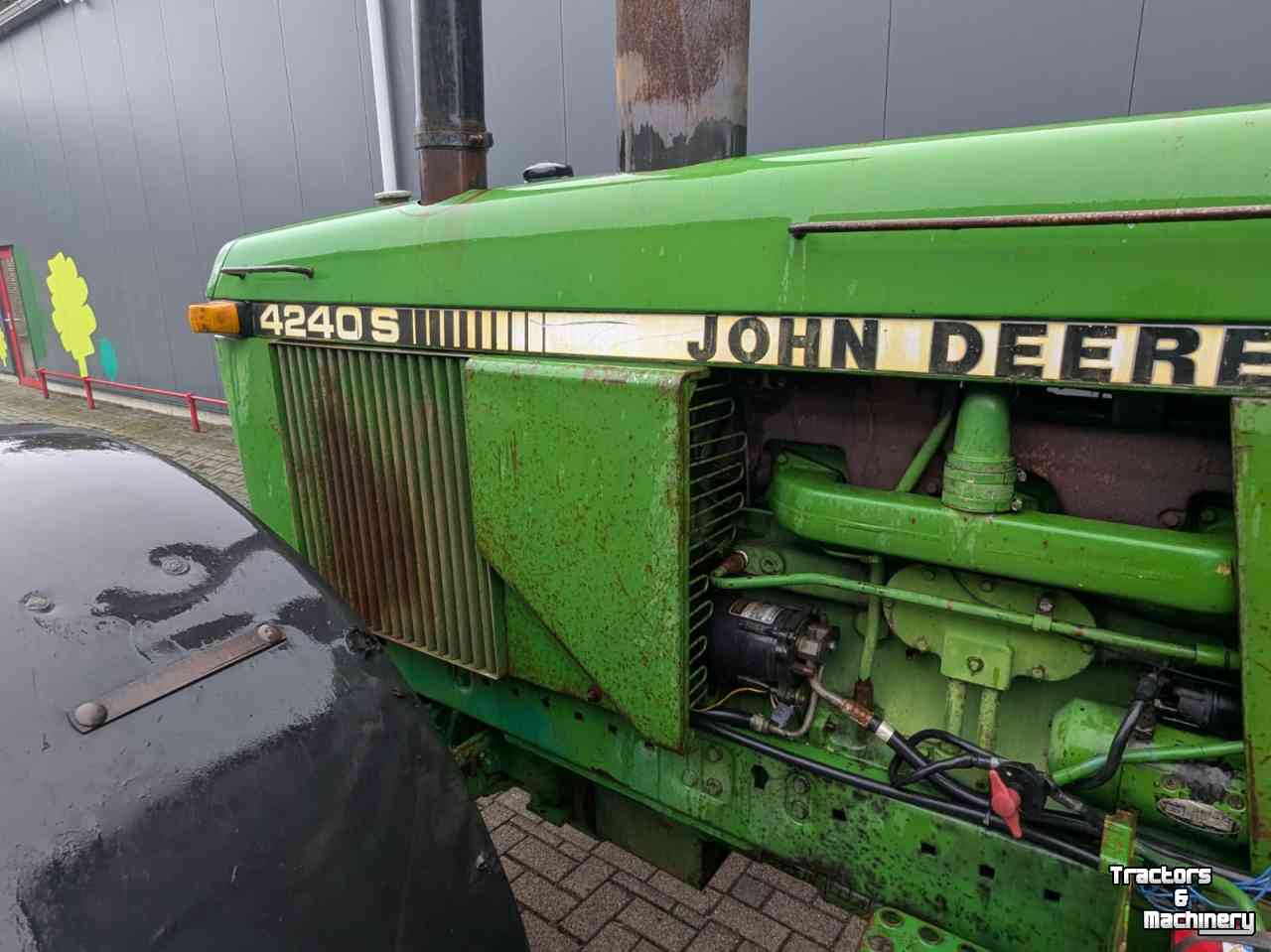 Tractor John Deere 4240 S