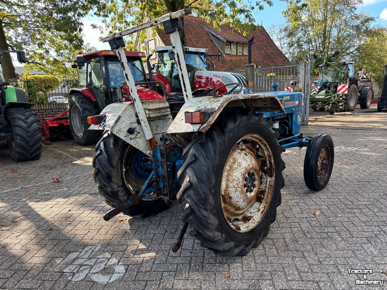Tractor Ford 3000