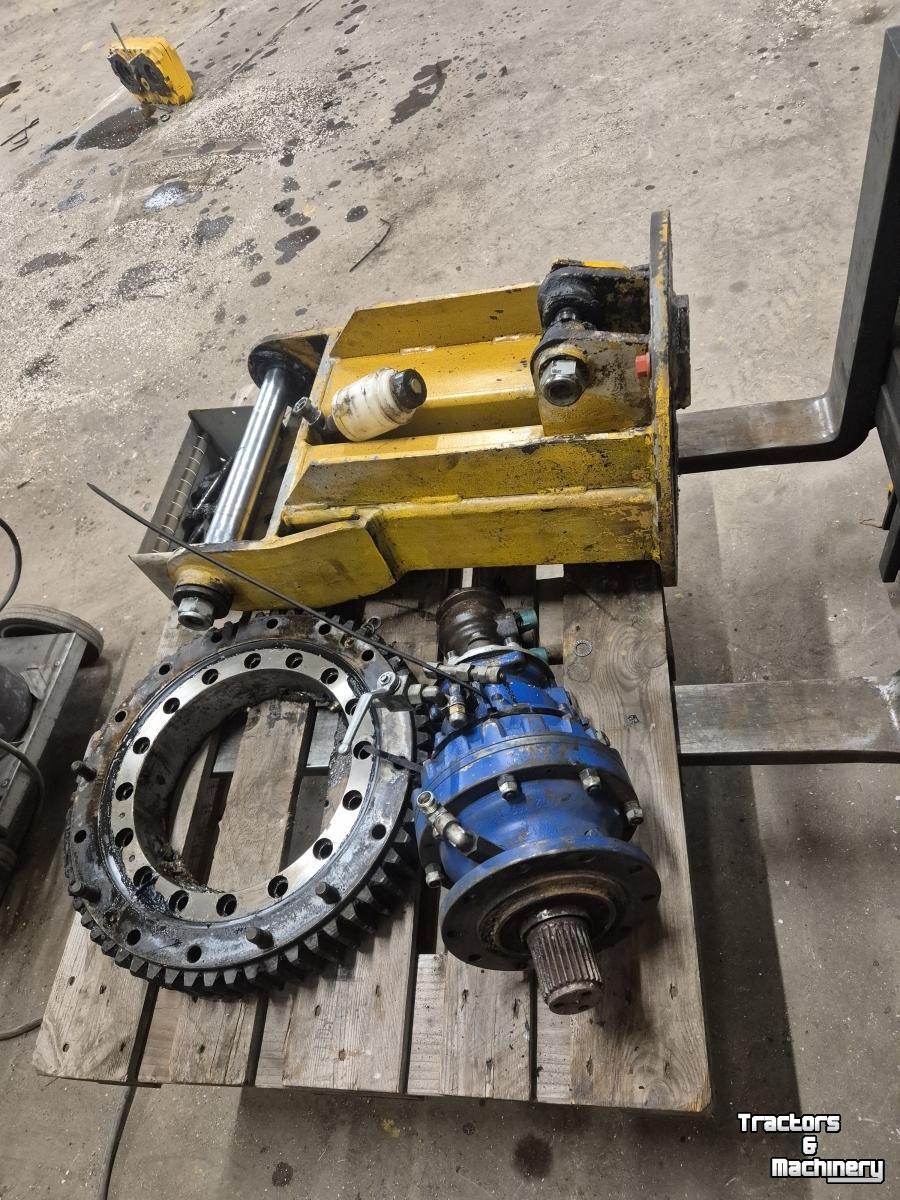 Diverse used spare-parts  Herder draaikrans voor giek
