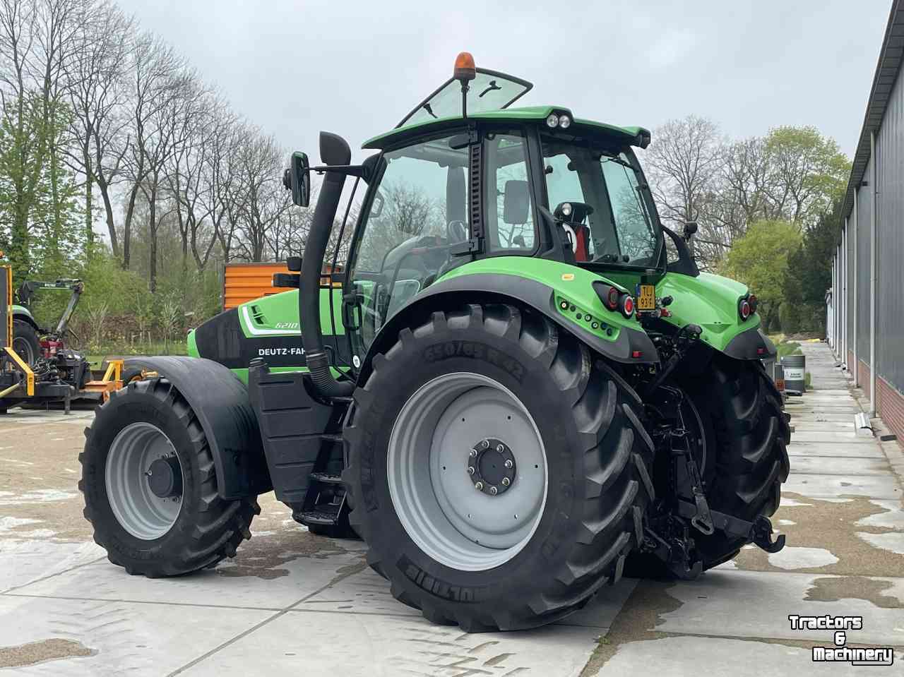 Tractors Deutz-Fahr Agrotron 6210 C-Shift