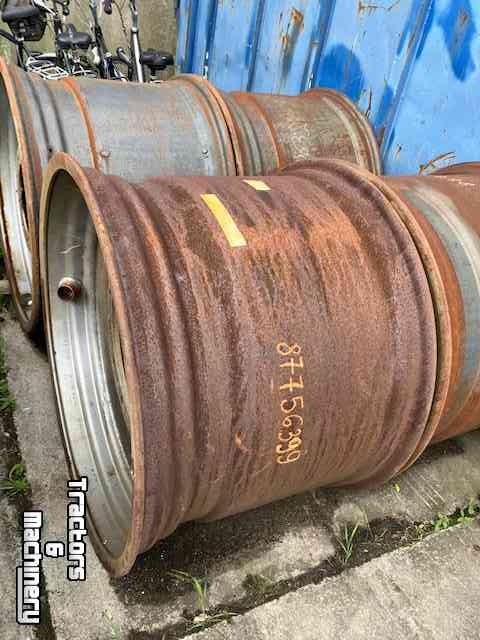 Wheels, Tyres, Rims & Dual spacers Case-IH 4x Vaste Velg DW27x38 280/335/10gaats zijkant naar binnenplaat 27cm andere zijde 44cm