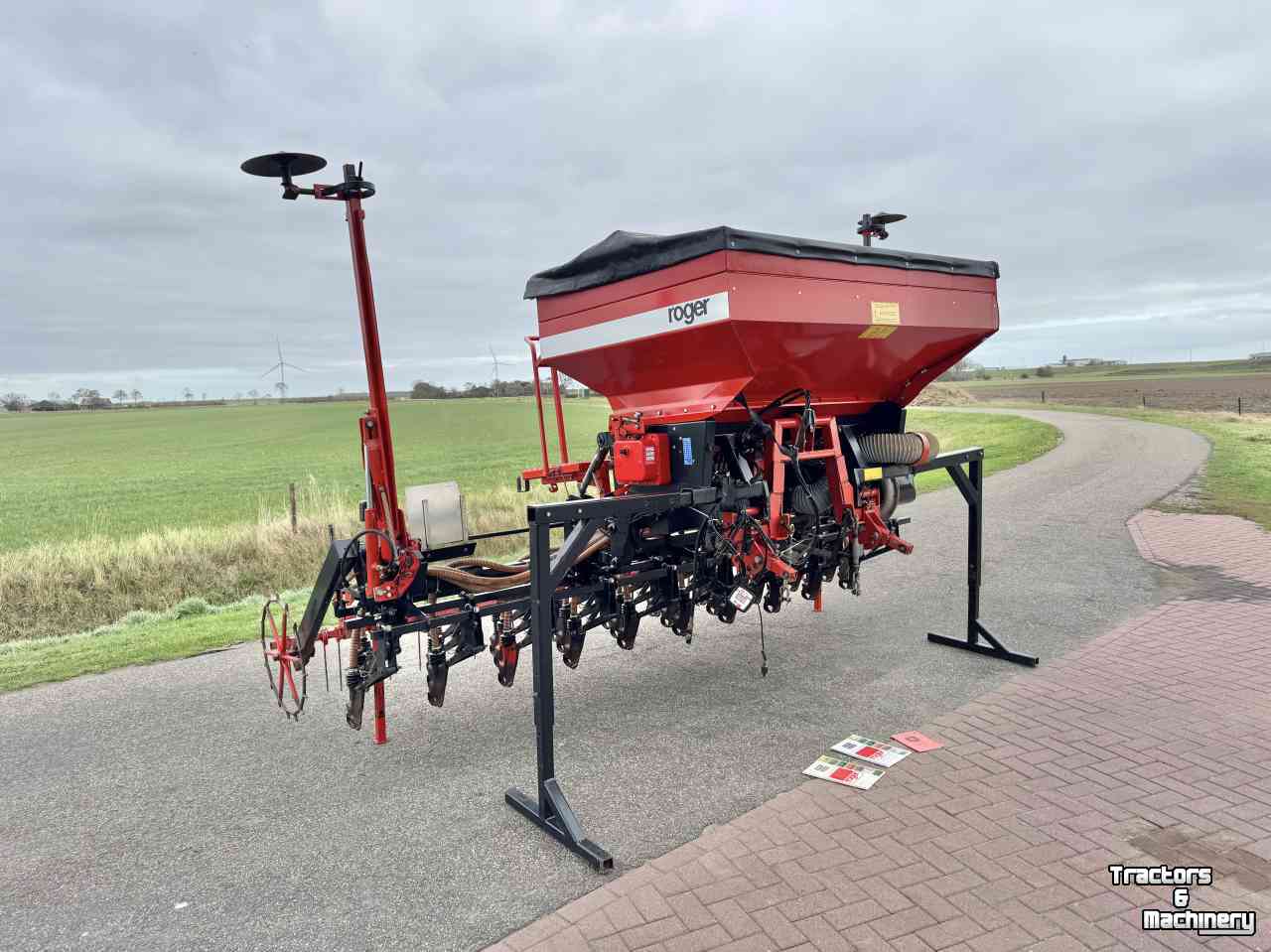 Seed drill Roger 4 Mtr Pneumatisch zaaimachine Roger R - Ti
