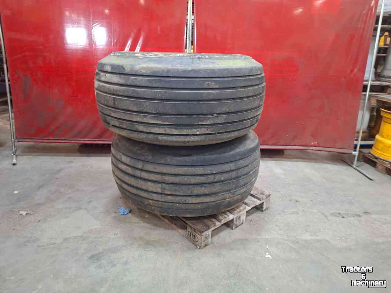Wheels, Tyres, Rims & Dual spacers  De Molen 550/60-22.5