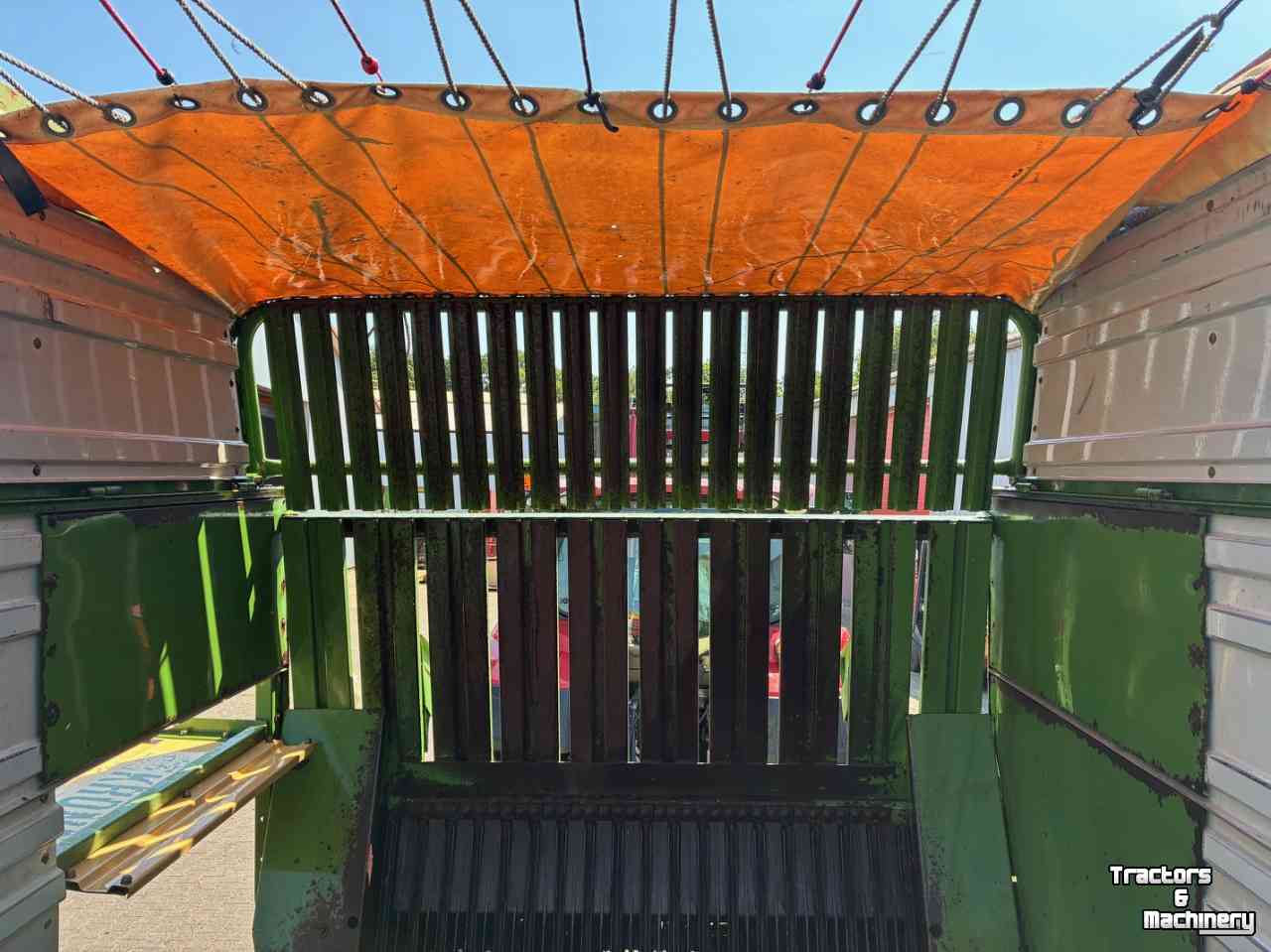 Self-loading wagon Krone Titan R/48 GL  Mooi voor stalvoeren