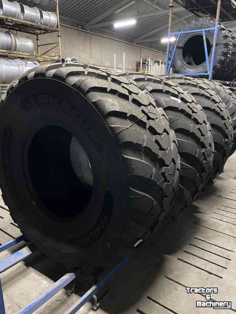 Wheels, Tyres, Rims & Dual spacers Michelin VF 750/60R30.5 MICHELIN TRAILXBIB NIEUW