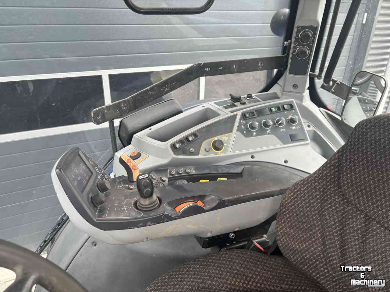 Tractor Valtra N174 Versu