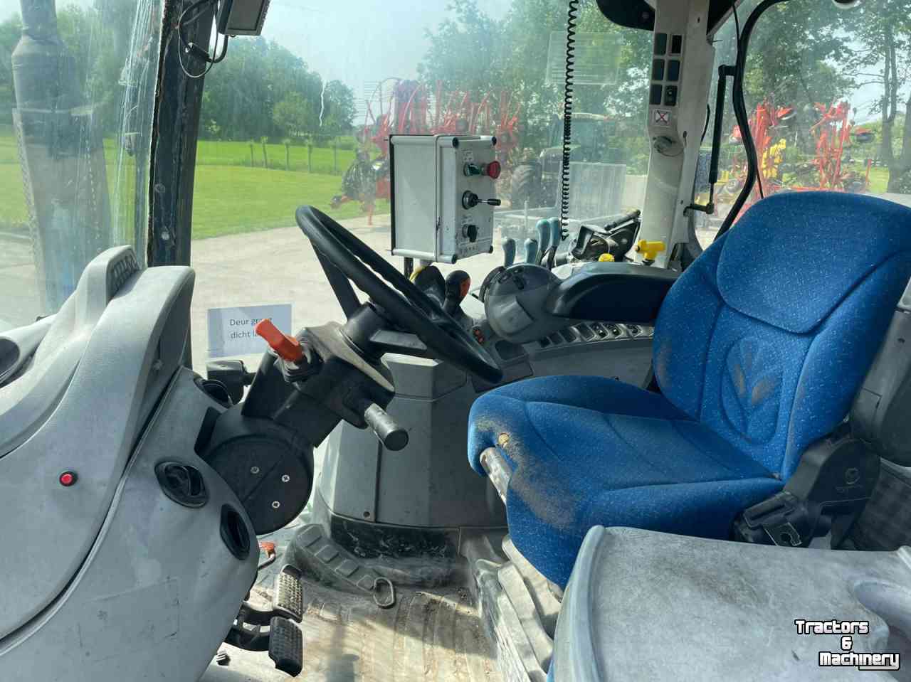 Tractor New Holland newholland t6030 met tank
