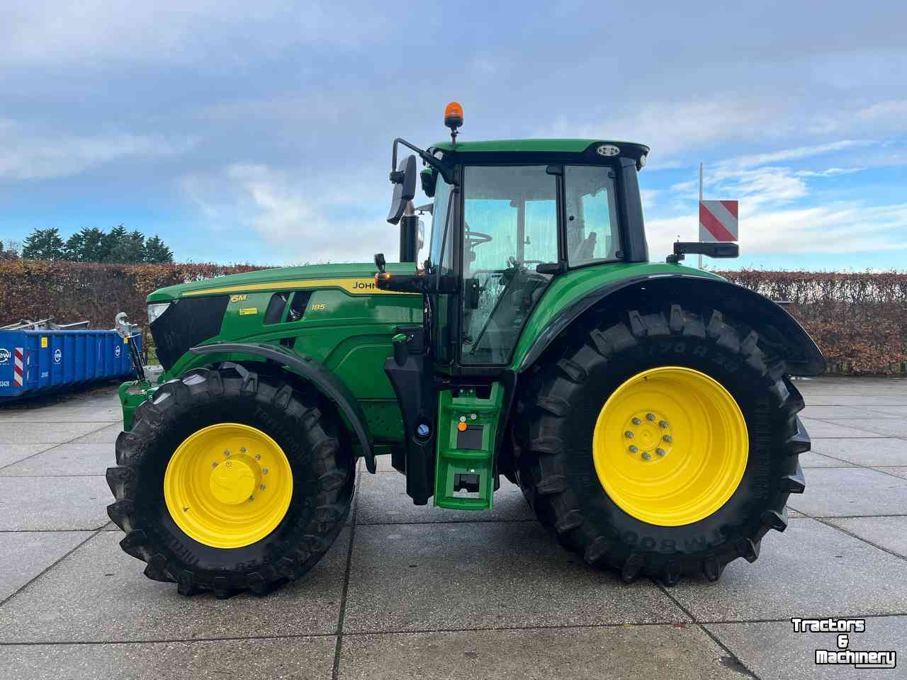 Tractor John Deere 6M 185