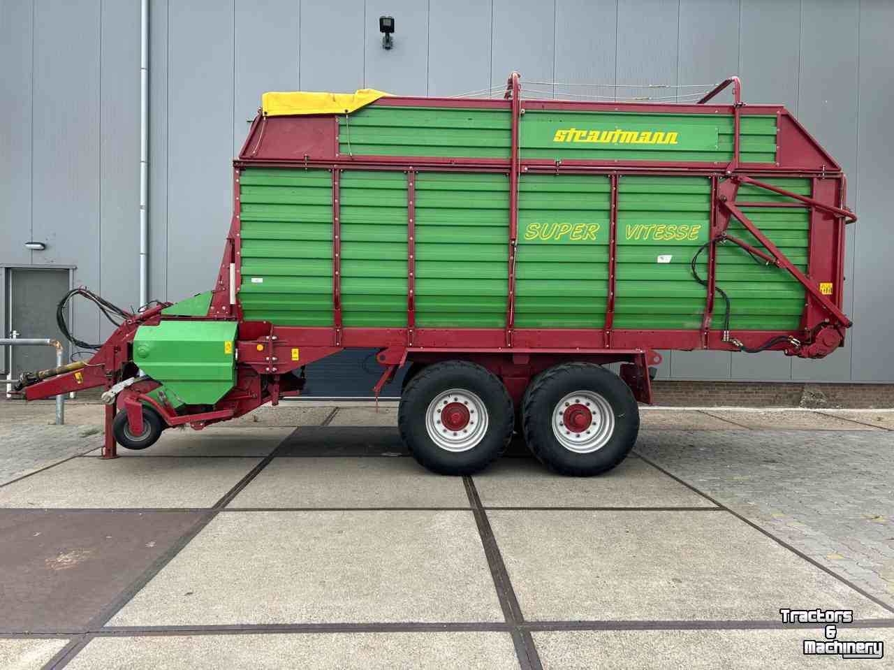 Self-loading wagon Strautmann Super Vitesse 2 H Groot onderstel.