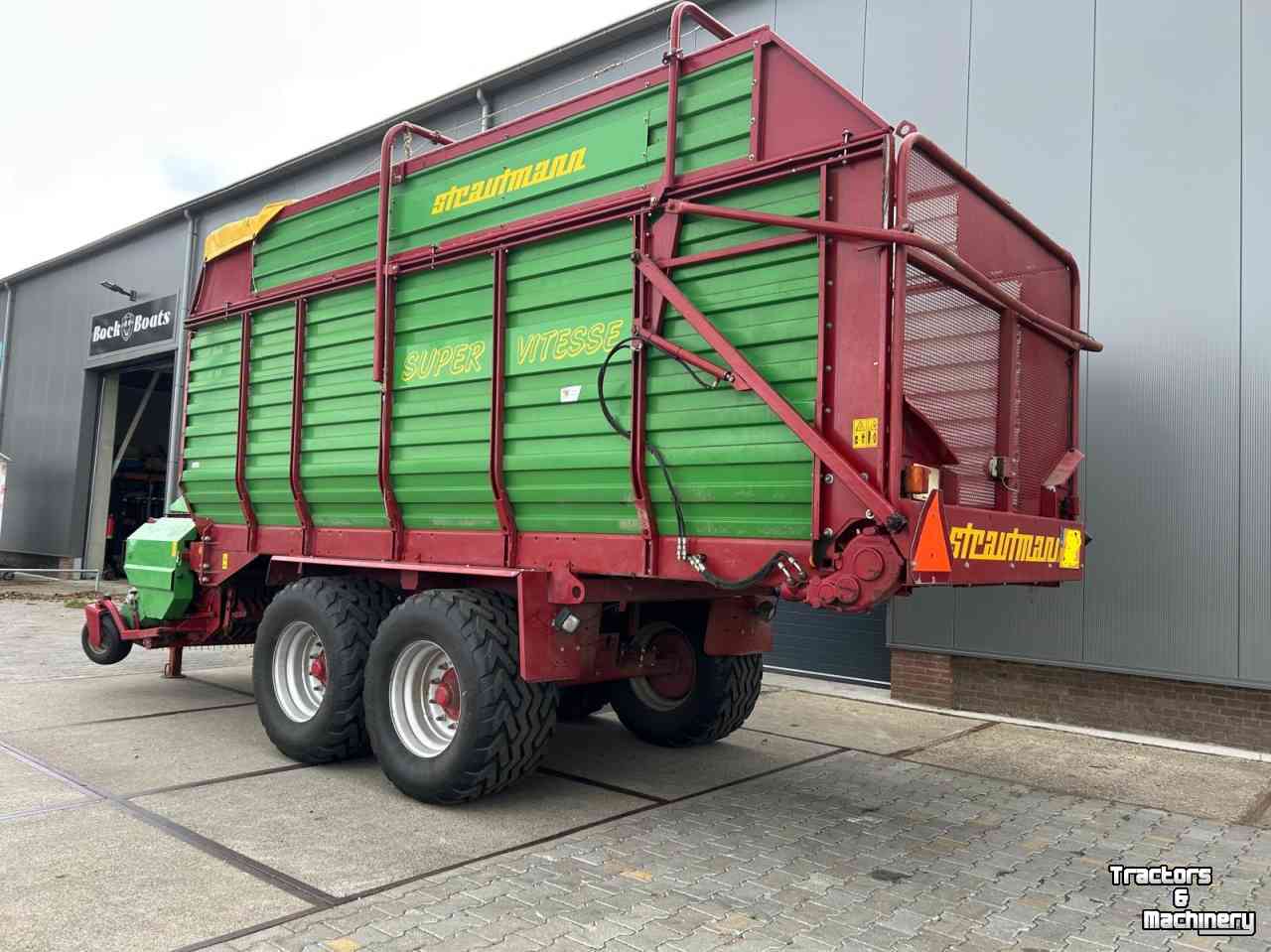 Self-loading wagon Strautmann Super Vitesse 2 H Groot onderstel.