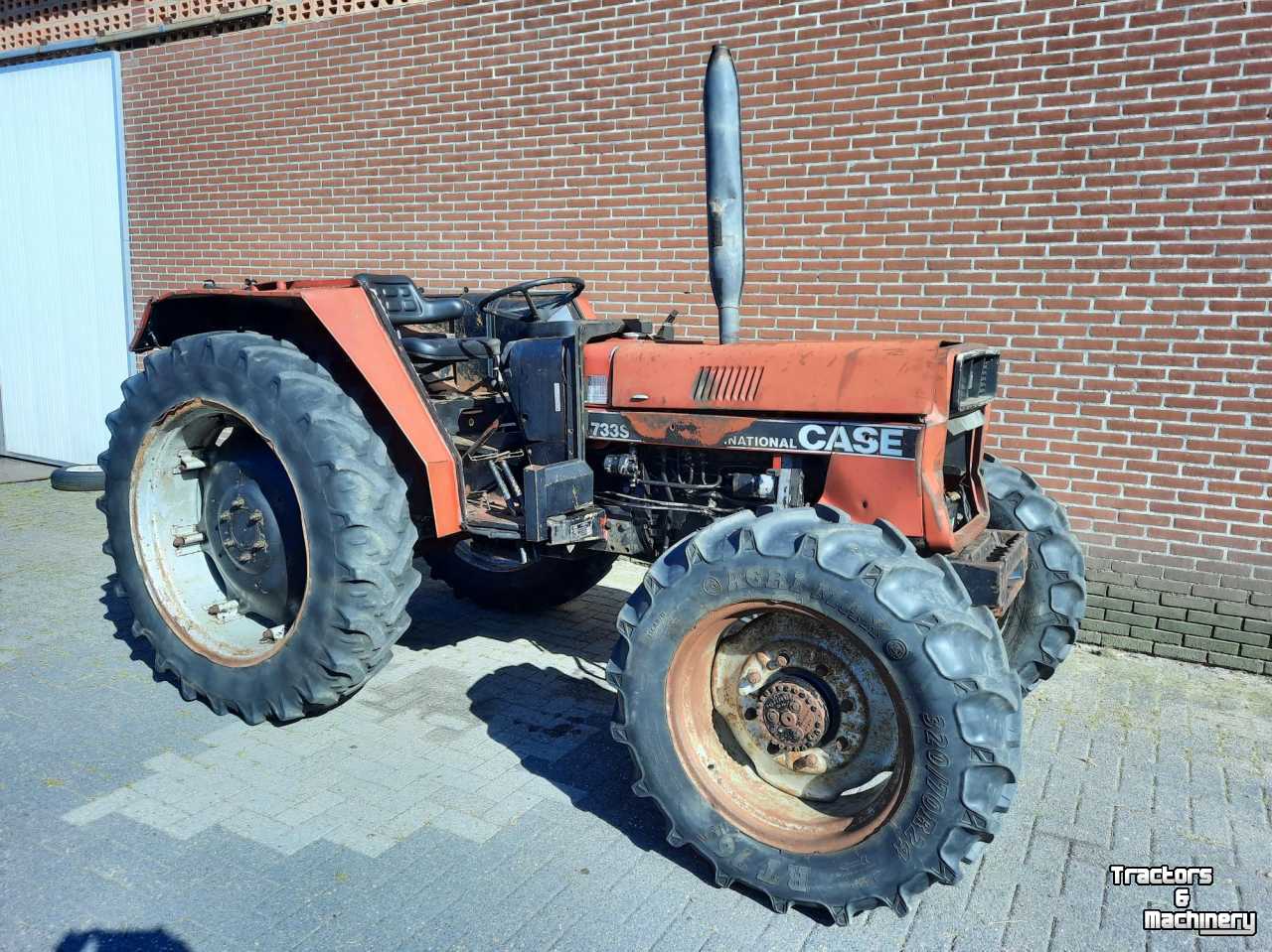 Tractors Case-IH 733 4wd
