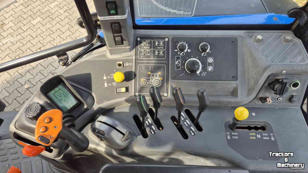 Tractor New Holland TM155 PC 40Kmh. met kruip en Airco