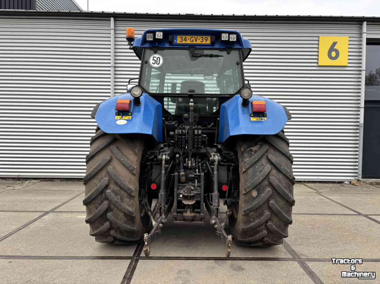 Tractor New Holland TVT135
