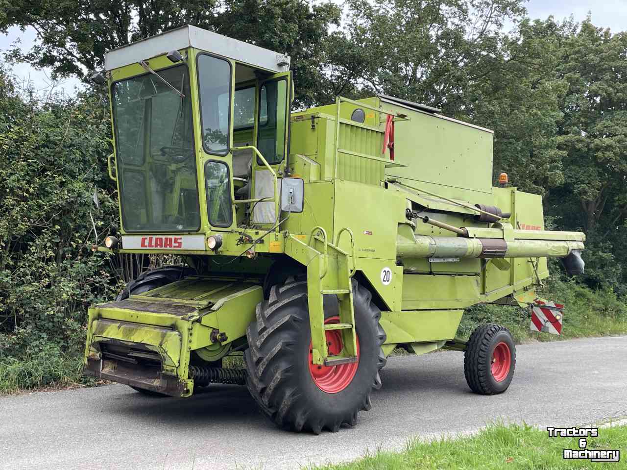 Combine Claas Dominator 85