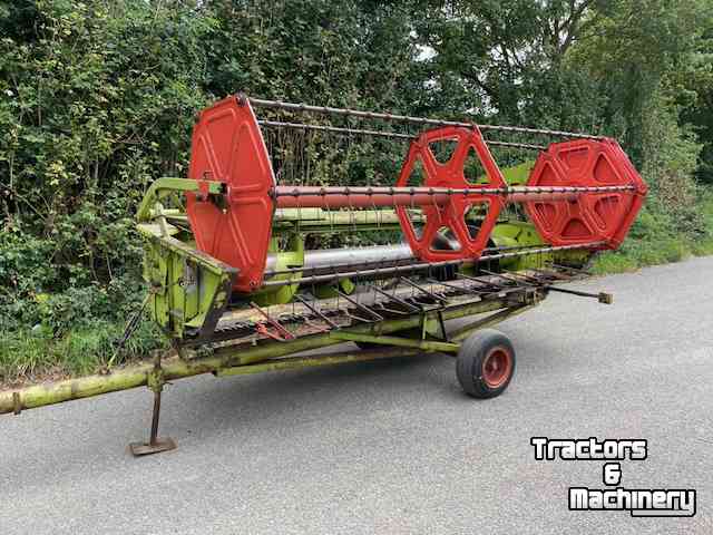 Combine Claas Dominator 85