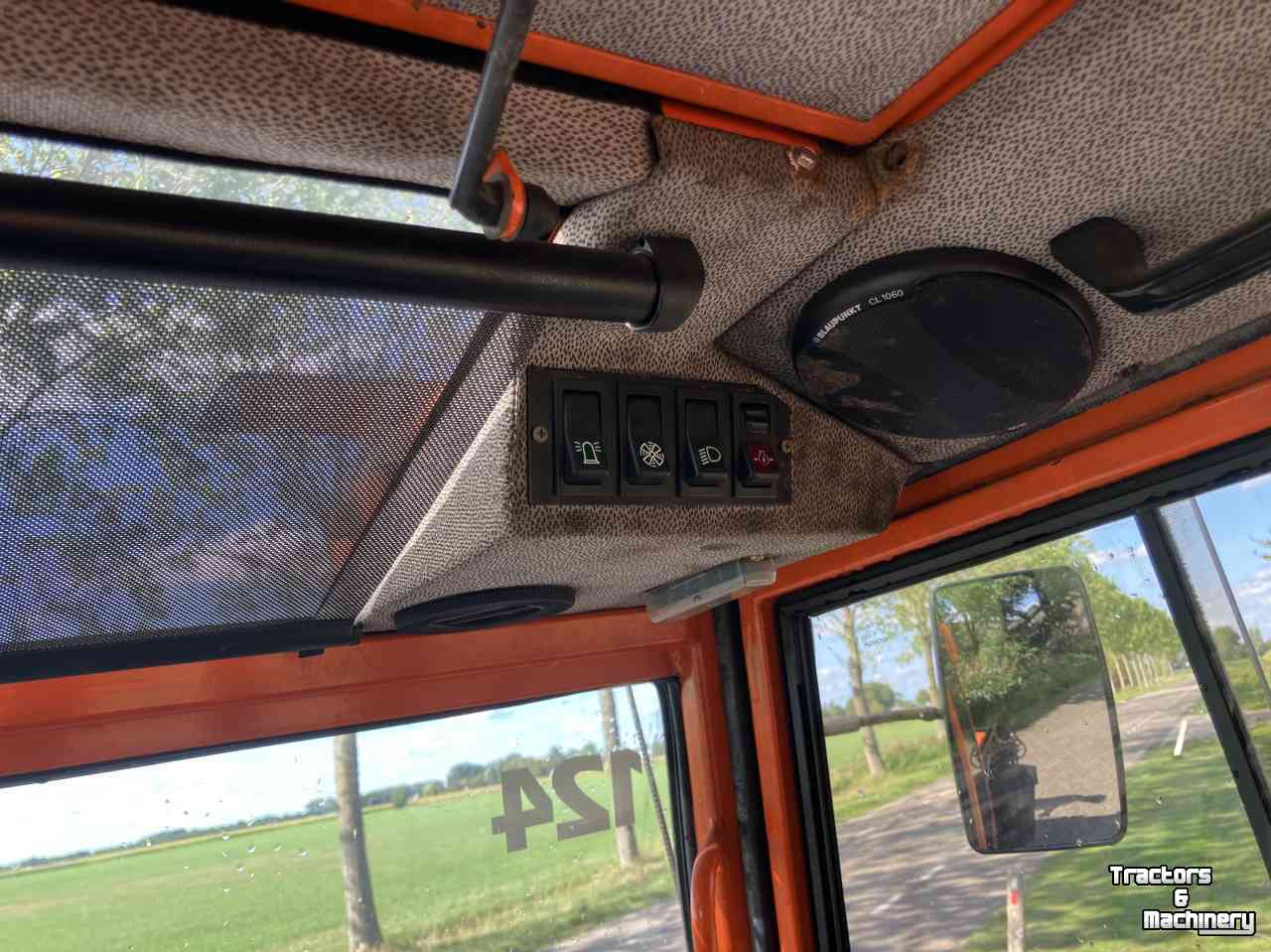 Tractor Holder C9700H