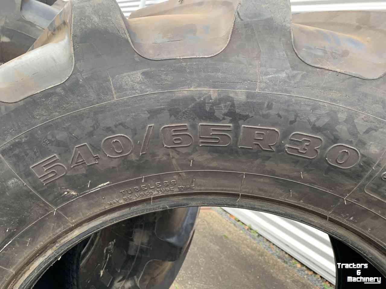 Wheels, Tyres, Rims & Dual spacers Firestone Maxi Traction