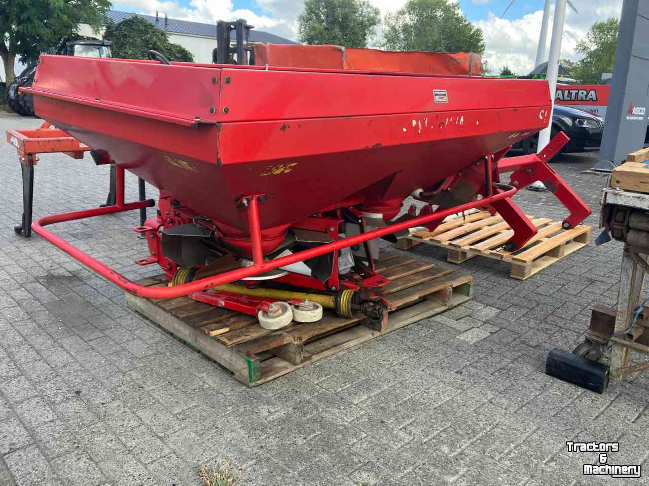 Fertilizer spreader Lely centerline + weegbok.