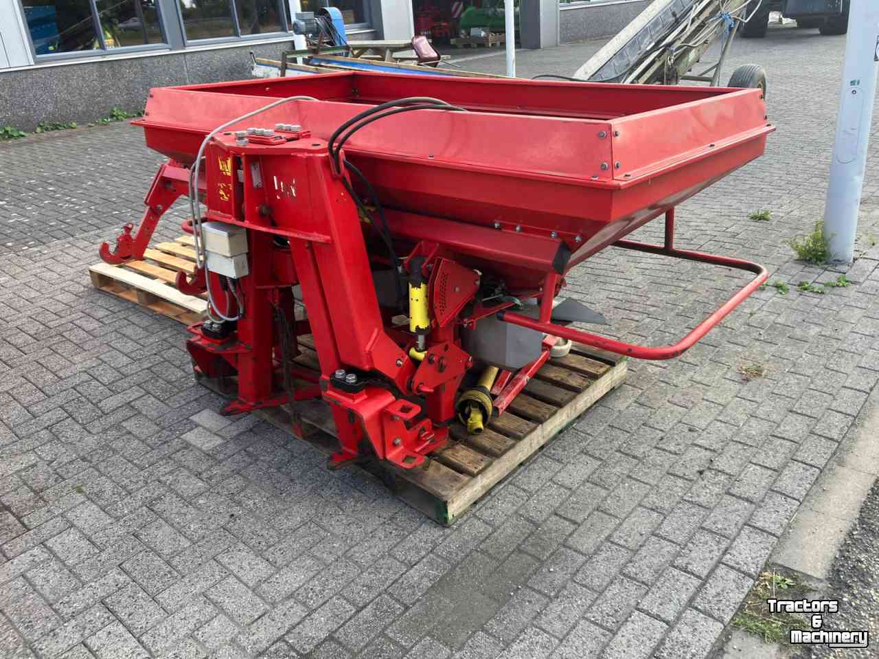 Fertilizer spreader Lely centerline + weegbok.