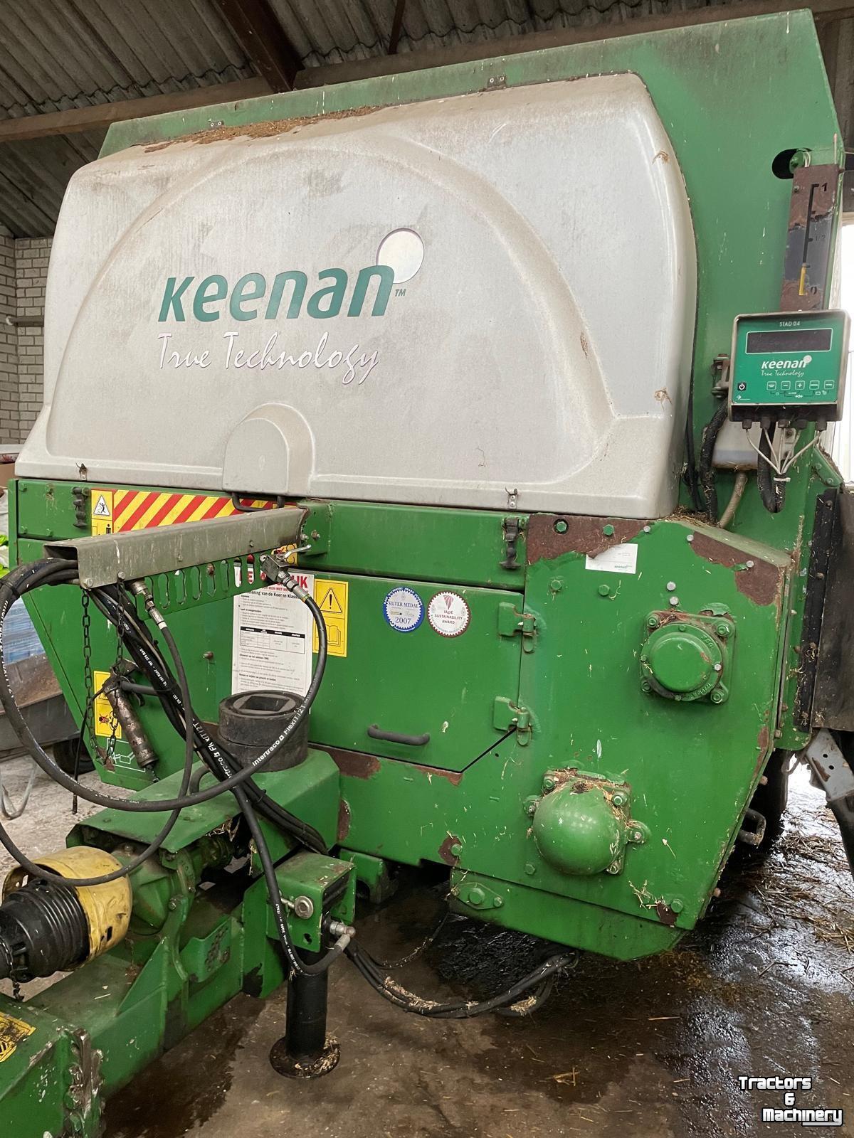 Vertical feed mixer  Keenan MF 340 voermengwagen