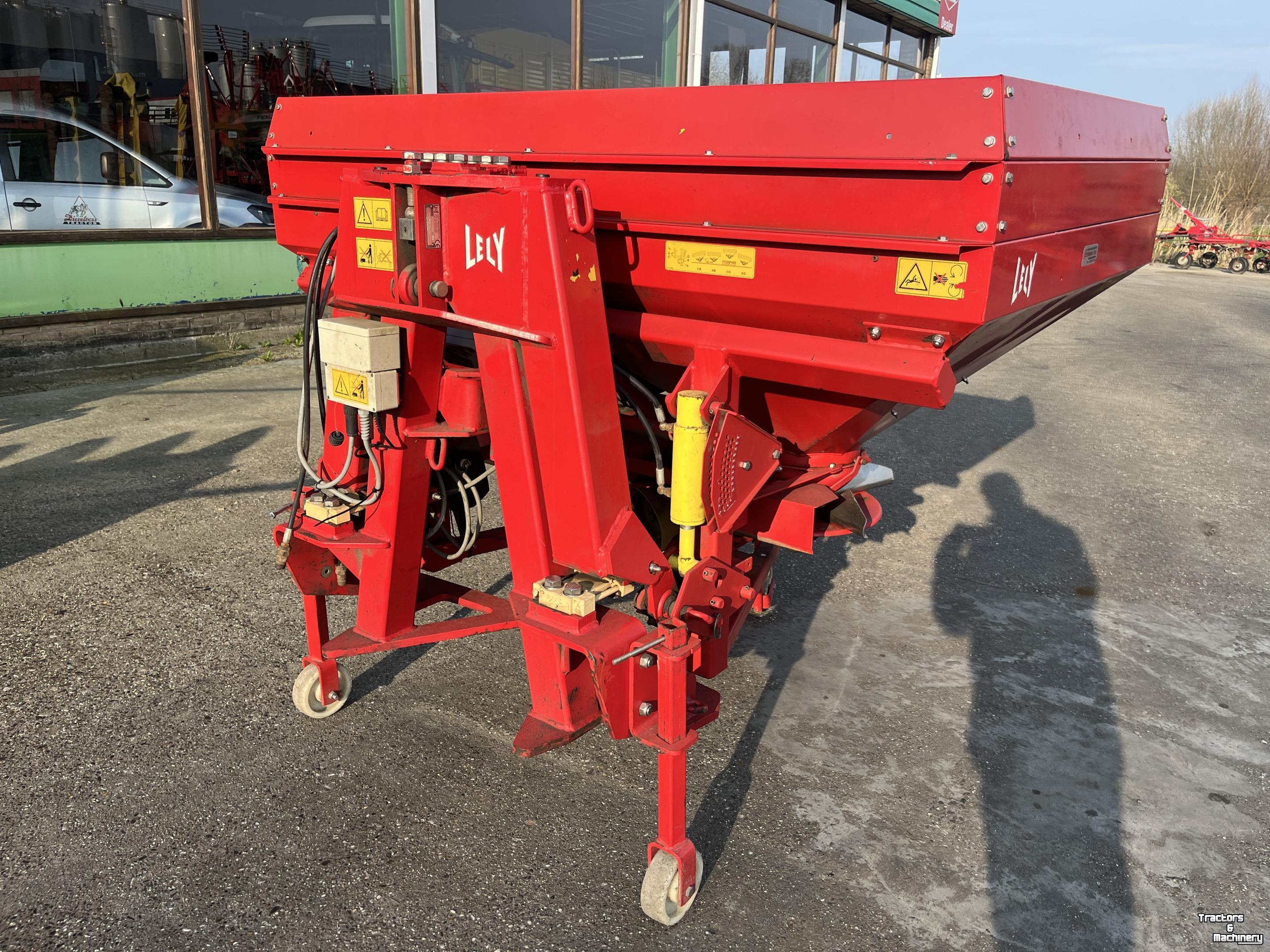Fertilizer spreader Lely centerliner SE