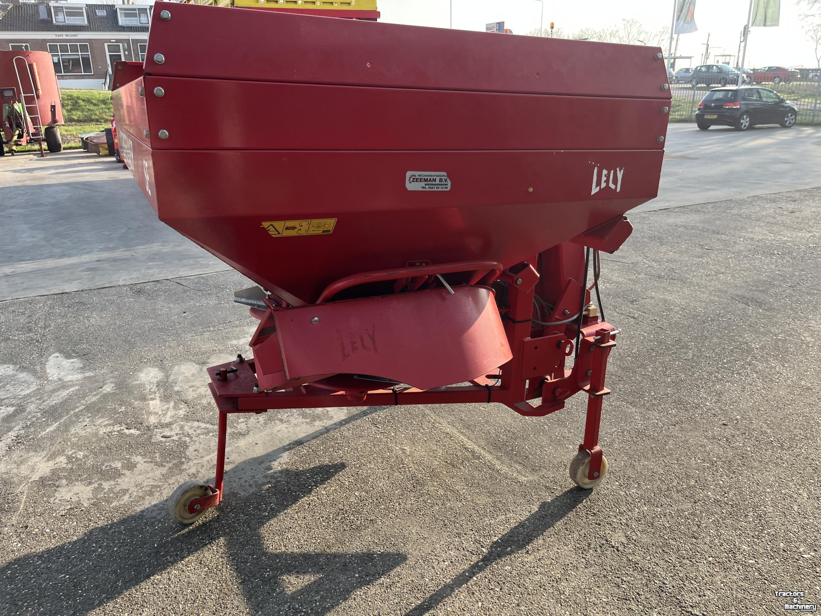 Fertilizer spreader Lely centerliner SE