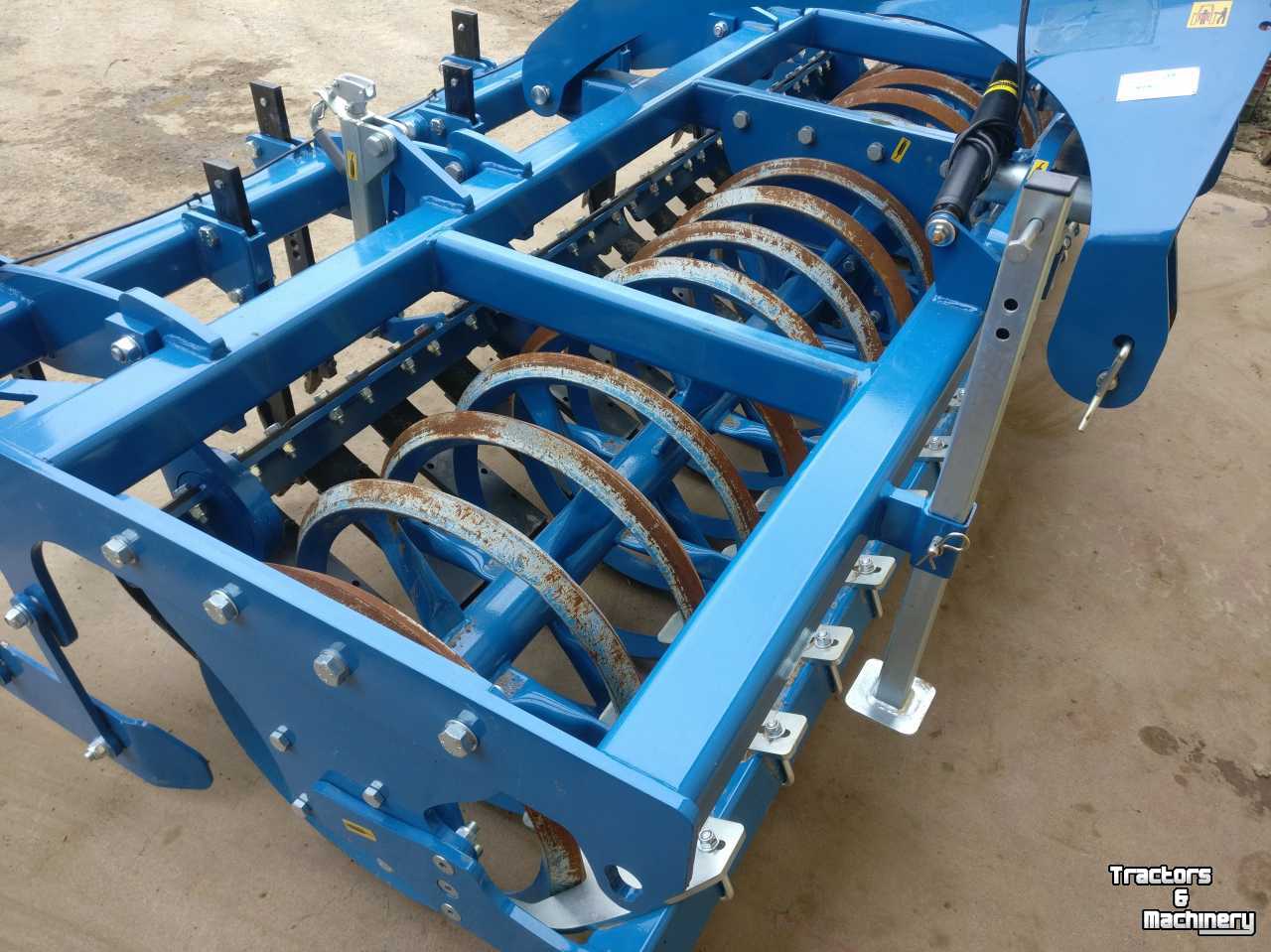Furrow presses Aerts Religieux Fréres Devil 3m