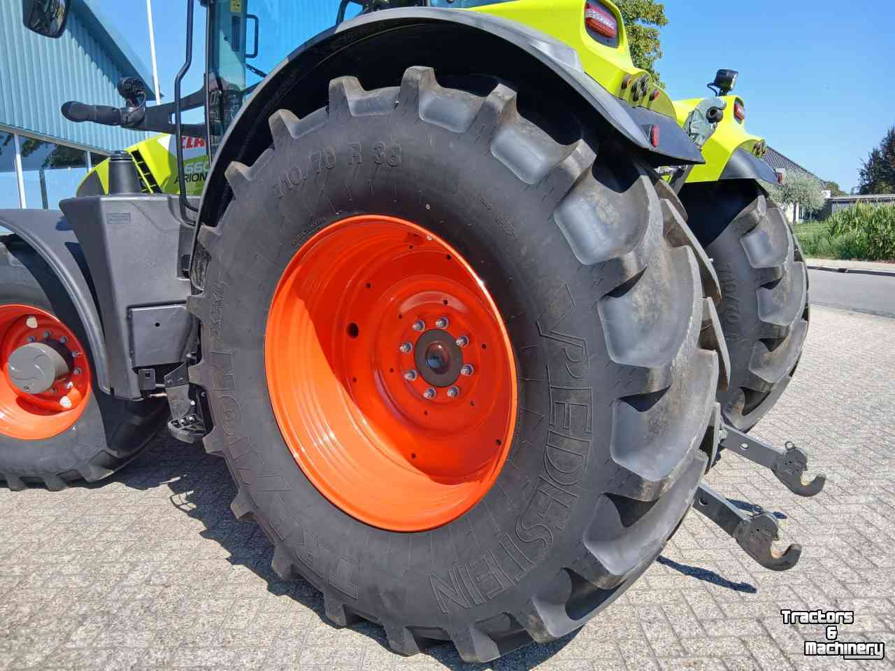 Tractor Claas Arion 660 CMATIC CEBIS