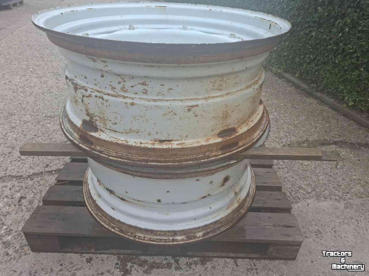 Wheels, Tyres, Rims & Dual spacers Ford 14-34 velgen origineel