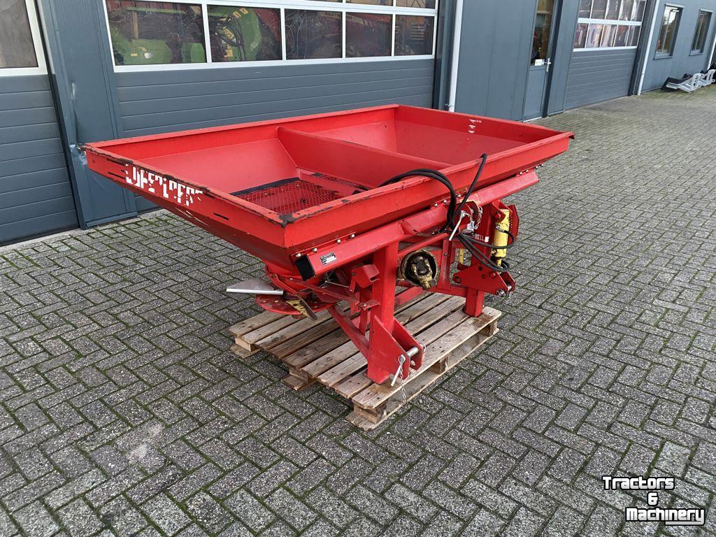 Fertilizer spreader Lely KUNSTMESTSTROOIER MET CENTERMATIC