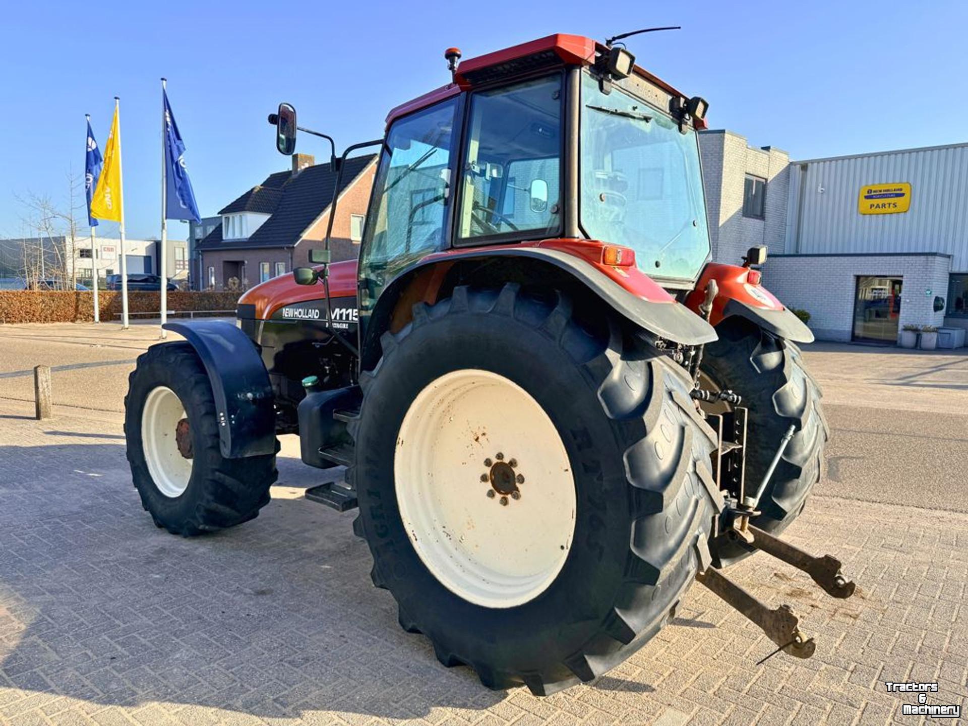 Tractor New Holland M100 Dual Command