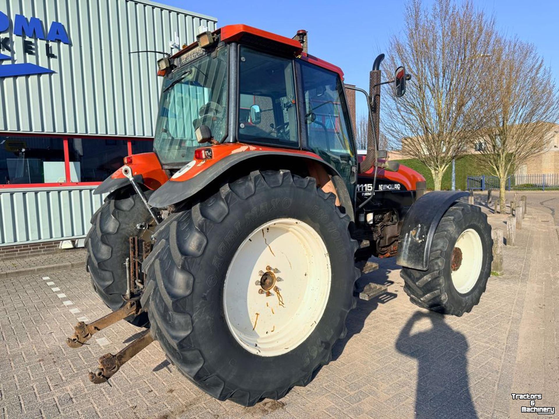 Tractor New Holland M100 Dual Command