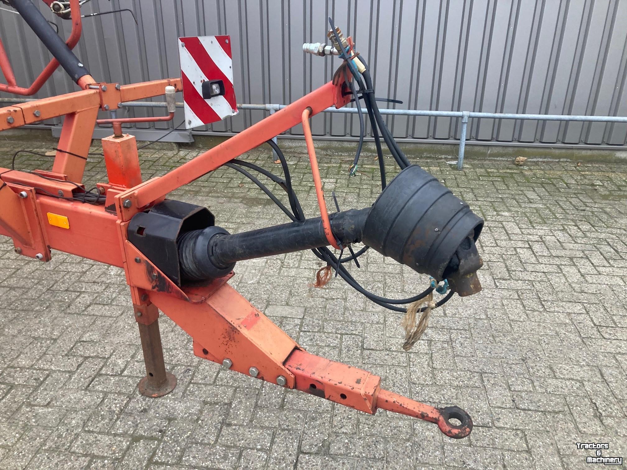 Tedder Lely lotus 900 schudder