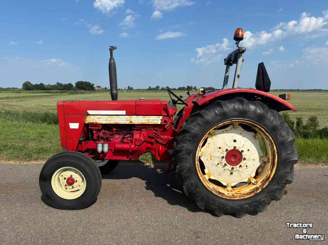 Tractor International 624