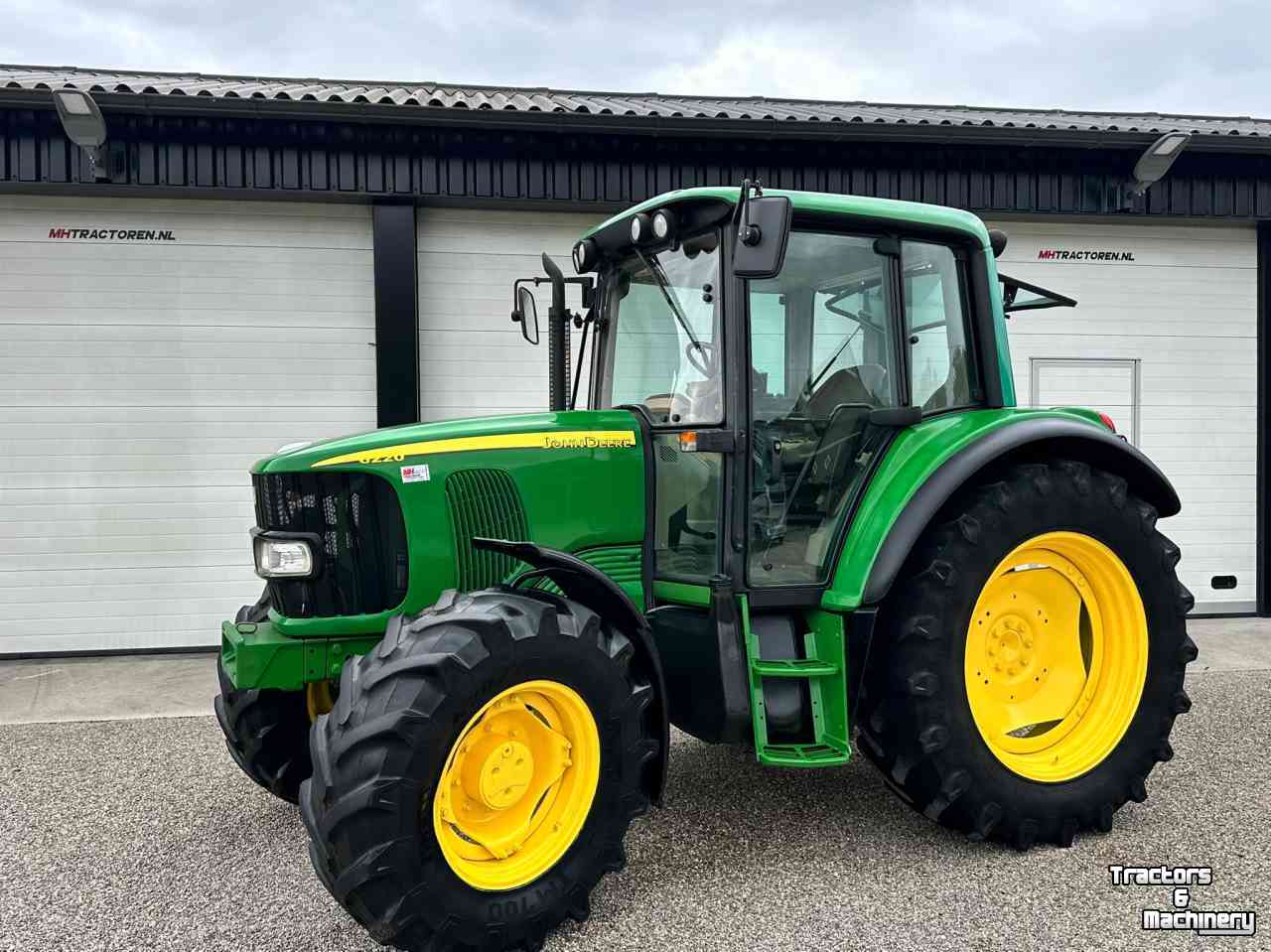 Tractor John Deere 6220