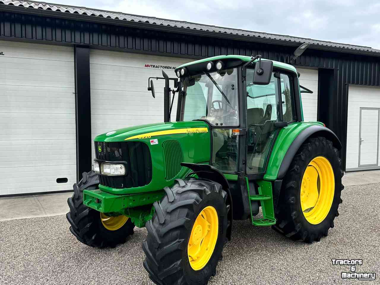 Tractor John Deere 6220